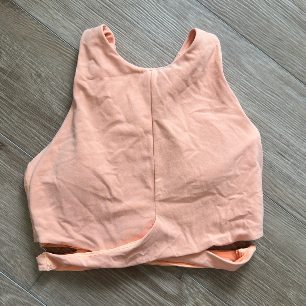 Athleta Conscious Crop Cut Out Bra D&DD Cup bright peach color